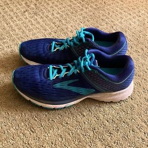 Brooks Ravenna 9 womens running shoes navy blue with teal trim, size 9M